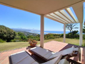 Russell's Holiday Home - Covered Patio & Sea Views, Large Garden & Pet Friendly